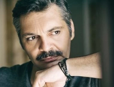 Ο Άλκης Κούρκουλος αποθέωσε συνάδελφό του: «Μια σκηνική “μ@@@@@α”» (φώτο)